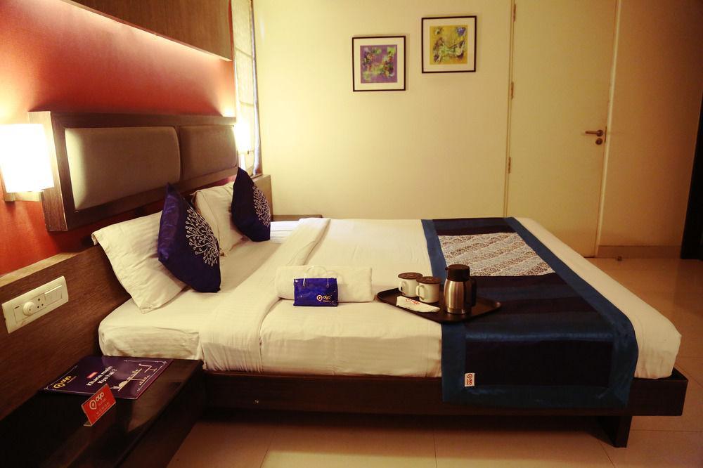 Hôtel Oyo Premium Shirole Road à Pune Extérieur photo